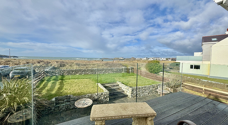 x trearddur bay